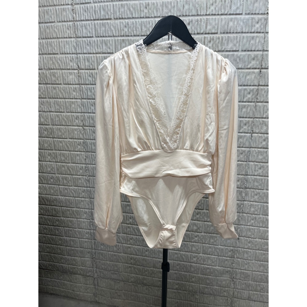 Cupshe Cream Long Sleeve Lace Trim V-Neck Bodysuit CAA13C2H003GG Small NWT